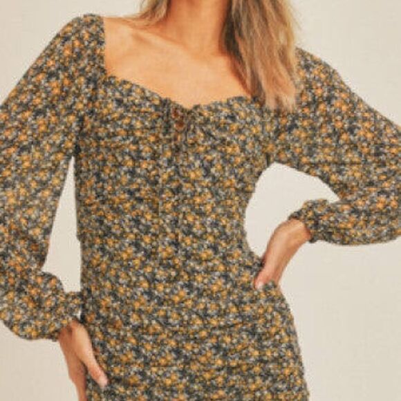 Lush medium floral cinched side puff sleeve dress - Picture 5 of 5